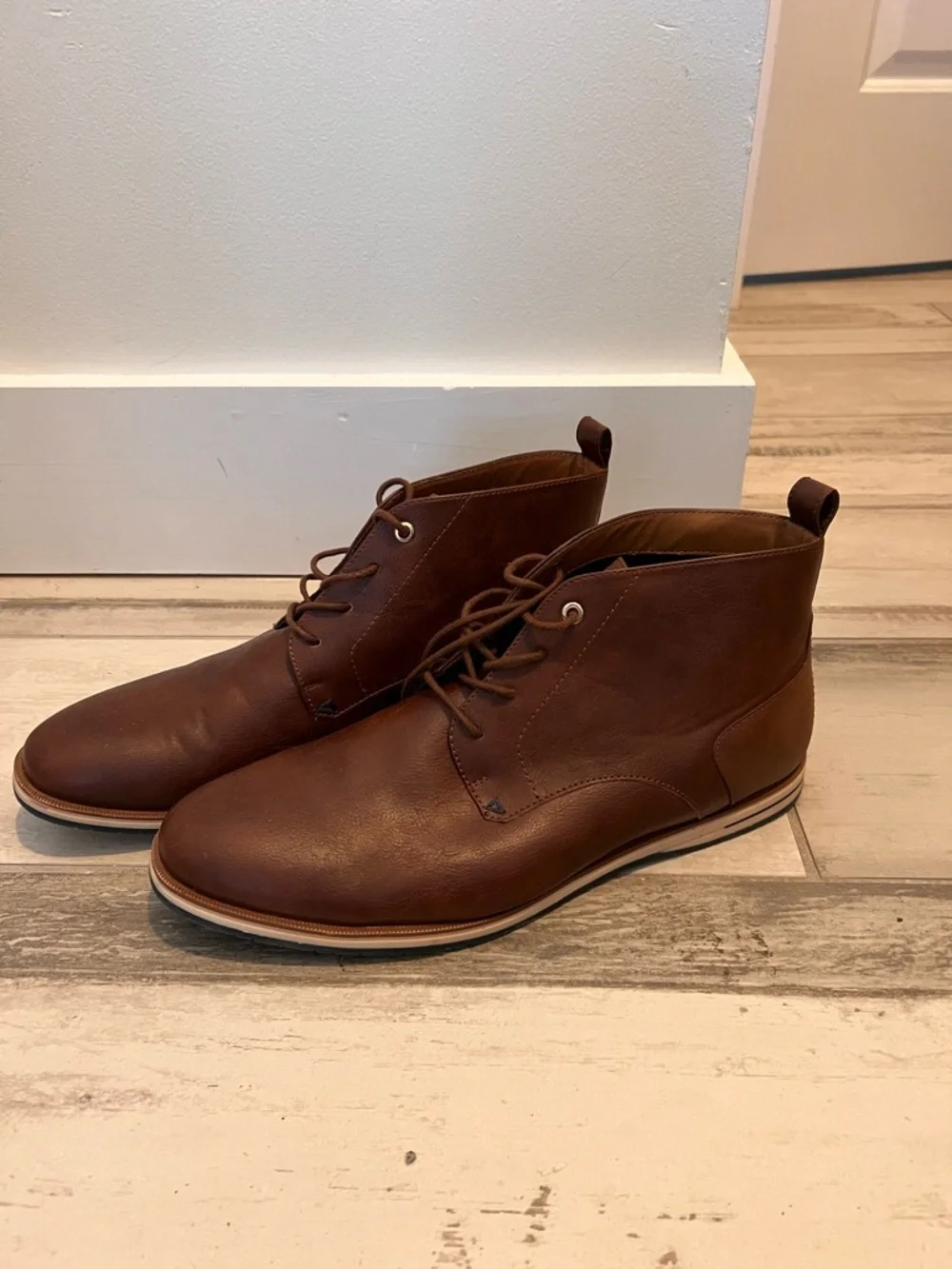 GUESS Men’s Brown Leather Chukka Boots | Size 12